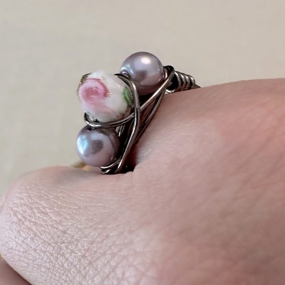 Handmade Wire Wrapped Ring Floral Rose Glass Purple Pearls Metal Hand Done - Picture 4 of 11